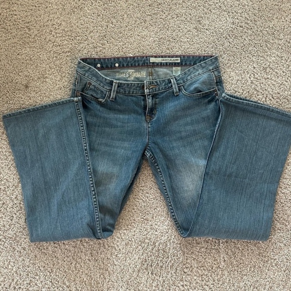DKNY TIMES SQUARE LOW RISE BOOT CUT JEANS SIZE 31R
